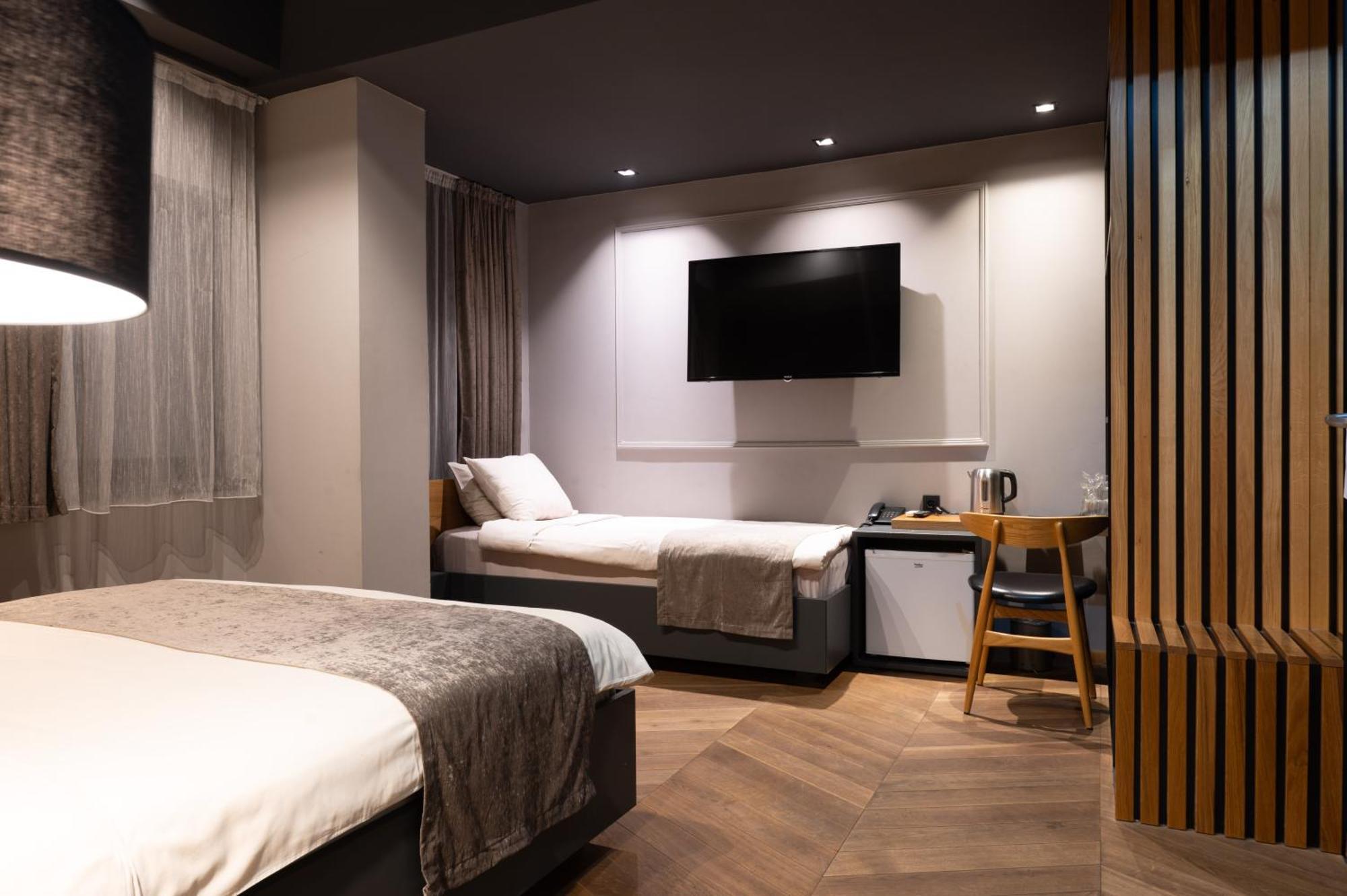 סקופיה Hotel London B&B מראה חיצוני תמונה